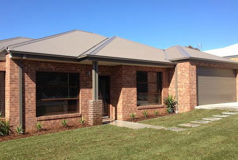 Adrian Bassett Homes - Builder Search 0